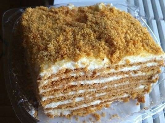 The Ultimate Cake Recipe: Unparalleled Moistness with Honey and Sour Cream